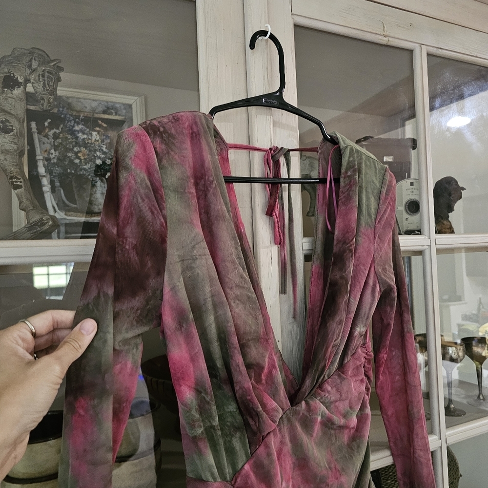 Luxxel Tie Dye Ruched Midi Dress - Picture 5 of 10